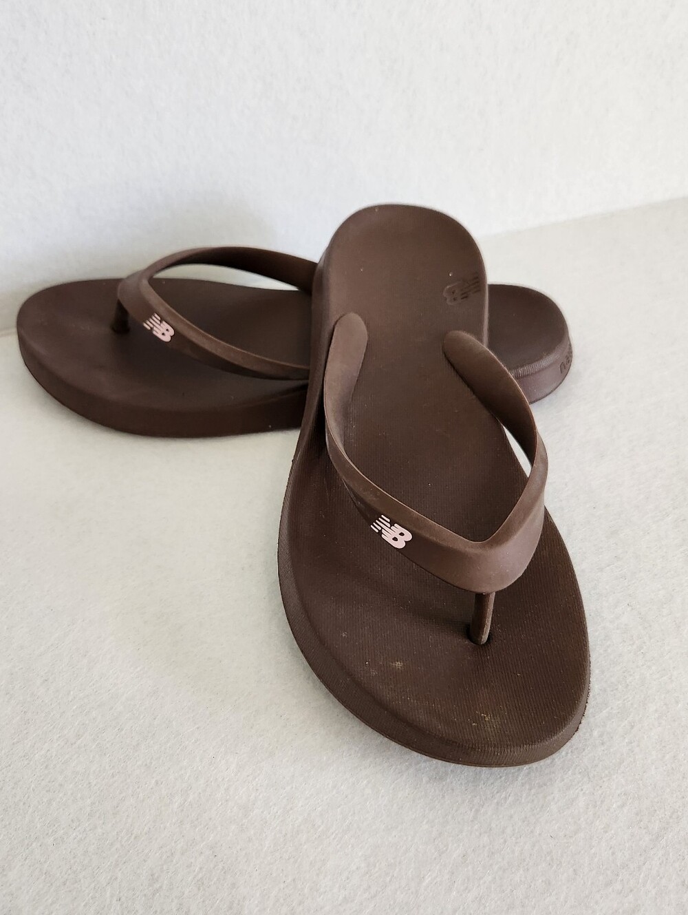 New Balance Brown Flip Flop Sandals Size 8